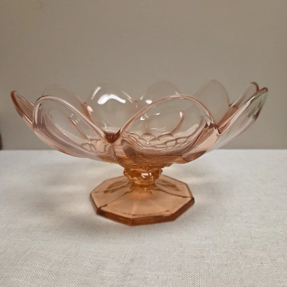 McKee #1776 Lotus‎ Compote Bowl In pink